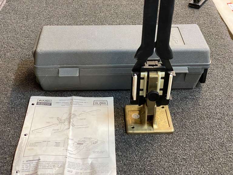 Amp, Champ M1 insertion tool, comes in storage case, see pictures for details. image