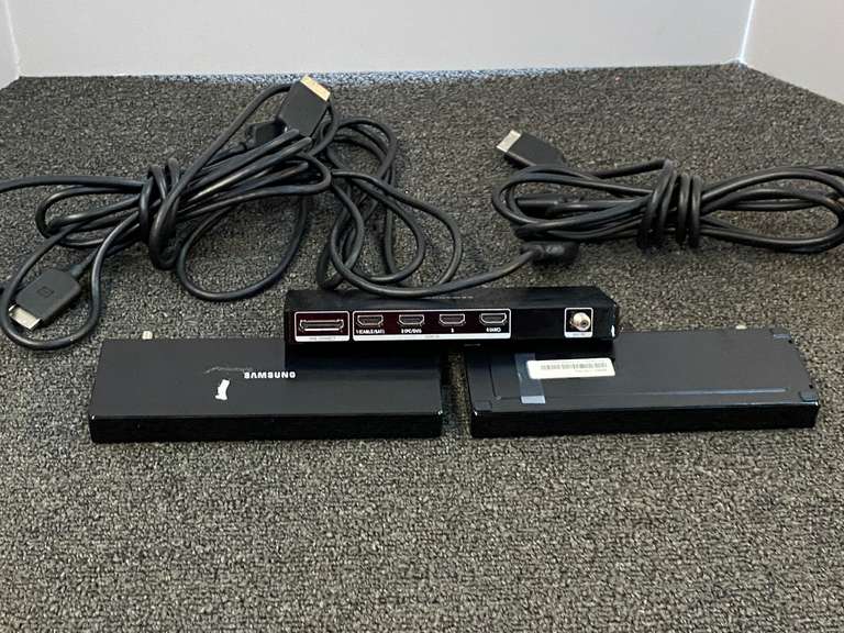 Samsung One Connect Box, and three Samsung One Connect Mini cables, working condition unknown, see pictures for details. image