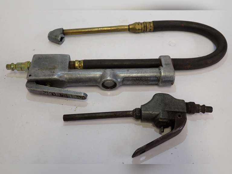 Milton Tire Inflator Gauge & Nozzle Tool image