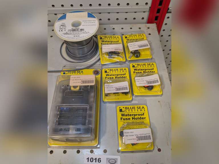 WATERPROOF FUSE HOLDERS, MARINE GRADE BLADE FUSE BOX, AND 16 AWG WIRE image