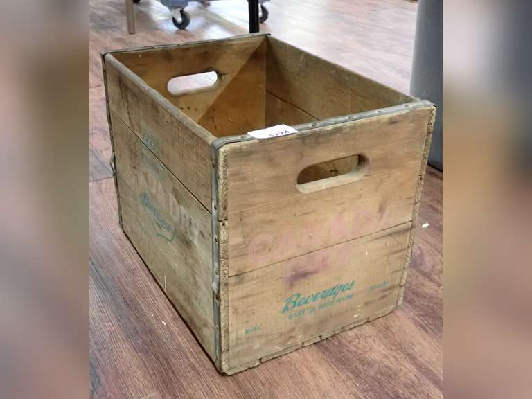 Vintage Canada Dry Beverage Crate image
