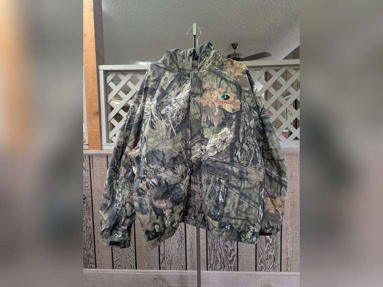 MOSSY OAK HOODED WINTER HUNTING JACKET, SIZE 3XL image