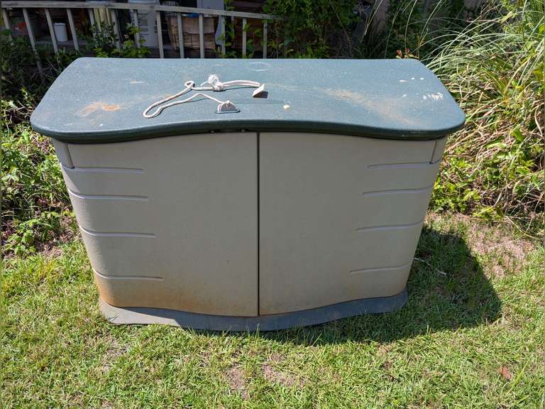 LARGE RUBBERMAID OUTDOOR STORAGE CABINET image