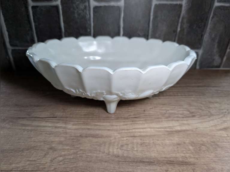 VINTAGE INDIANA GLASS MILK GLASS FRUIT BOWL, HARVEST OR GARLAND PATTERN image
