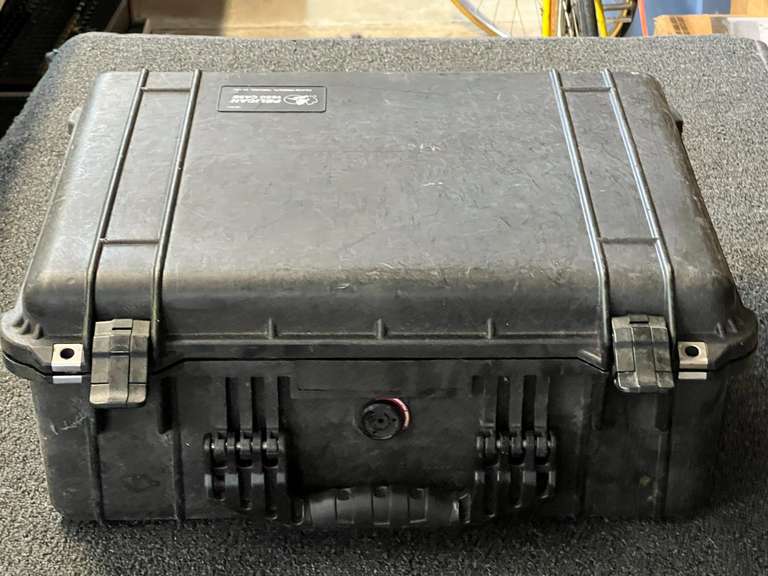 Pelican 1550 case, see pictures for details. image