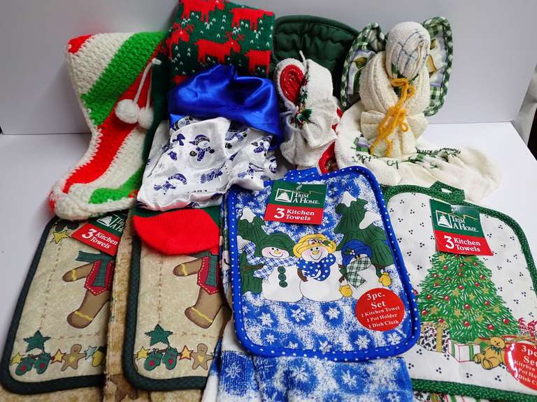 Holiday Decor & Kitchen Accessories image
