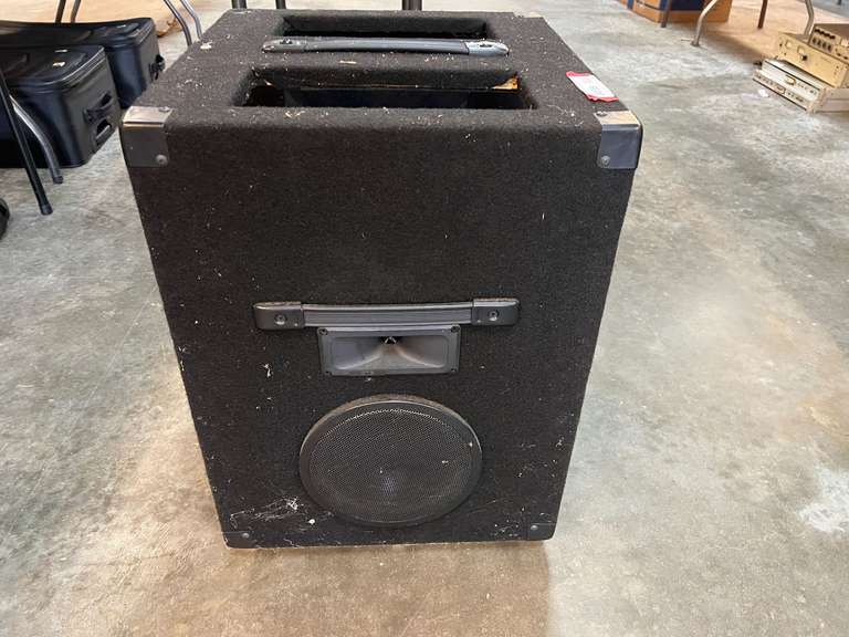 VocoPro Mobileman portable PA system, working condition unknown, see pictures for details. image