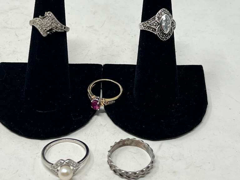 Ladies fashion rings, five pieces, pearl ring is stamped 925, see pictures for details. image