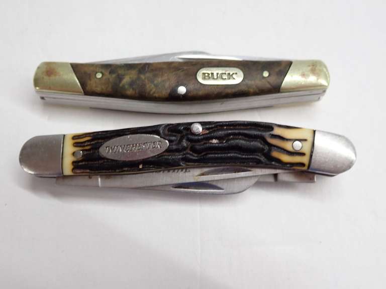 Buck and Winchester Pocket Knives Set image