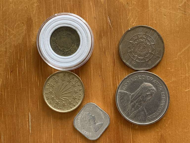 5 FOREIGN COINS - 1947 COSTA RICA 10 CENTIMOS, 1982 PHILIPPINES 5 PISO, 1968B SWISS FOUNDING HERO 5 FRANCS, 1996 EAST CARIBBEAN 2 CENTS & 1986 PORTUGAL 20 ESCUDOS image
