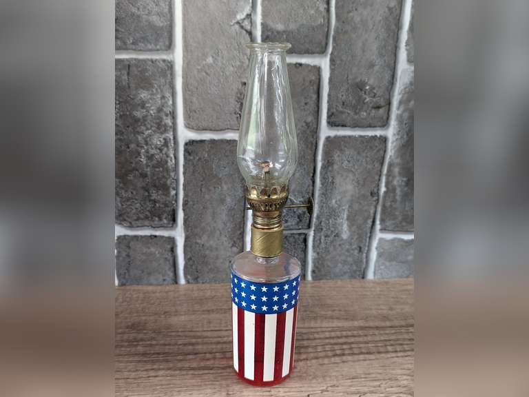 VINTAGE USA FLAG THEME OIL LAMP image