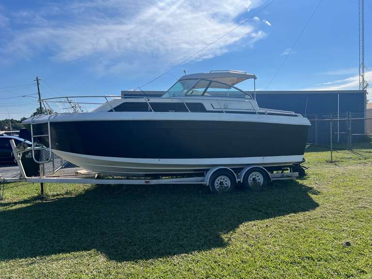 20+' BOAT, BELIEVED TO BE 1982 FORMULA 23 SC EXPRESS CABIN CRUISER W/ MERCRUISER 260 AND DOUBLE AXLE TRAILER *** SPECIAL INSPECTION / PICK-UP INSTRUCTIONS  ***VIEW DOCUMENTS TAB FOR MORE FACTORY INFO**** image
