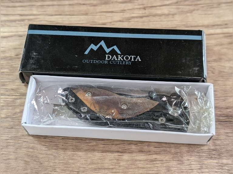 DAKOTA OUTDOOR CUTLERY MODEL 7313 POCKET KNIFE IN ORIGINAL BOX image