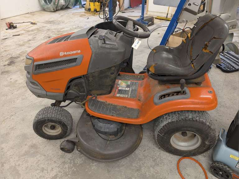 HUSQVARNA YTH22V46 RIDING MOWER image
