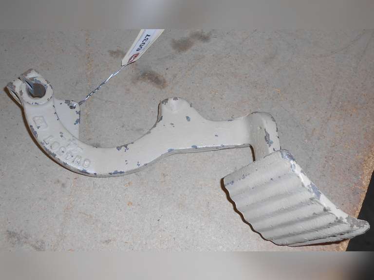 (1) CAT P/N 3W-4567 PEDAL image