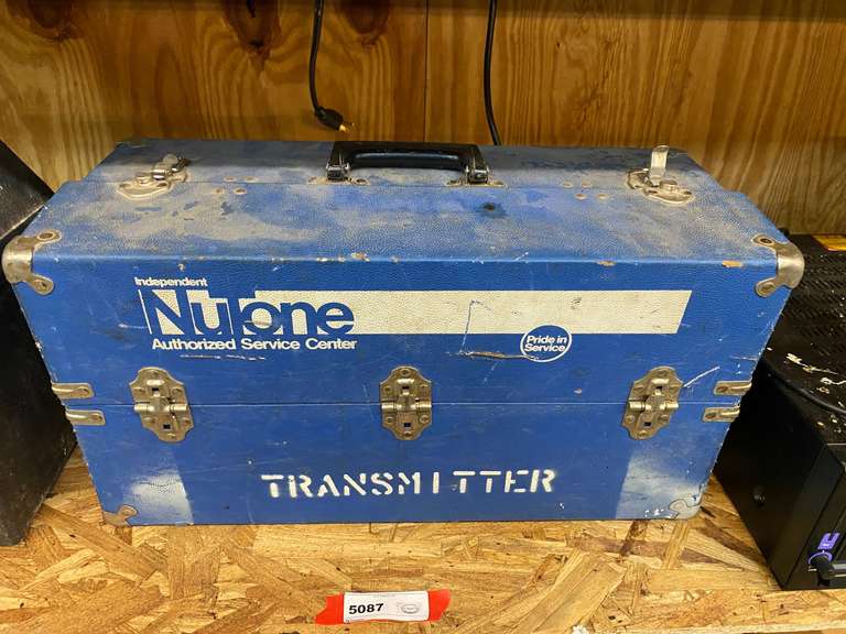 Compartment toolbox with content of assorted transistor parts for repair, see pictures for details. image