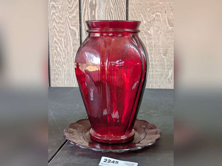 DEEP RED GLASS DECORATIVE VASE WITH UNDER PLATE image
