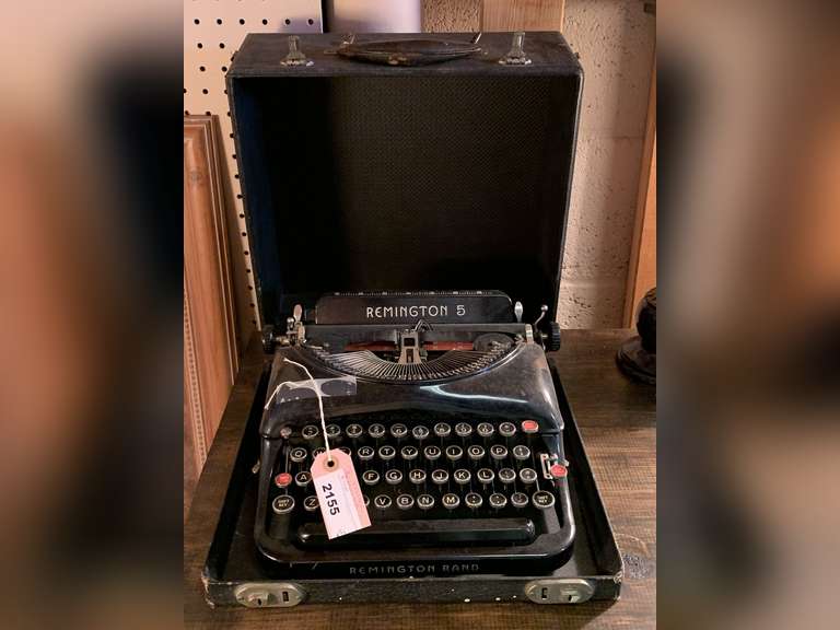 1940'S REMINGTON RAND 5 TYPEWRITER IN ORIGINAL CASE image