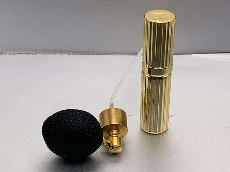 VINTAGE WHITE SHOULDERS PURSE PERFUME ATOMIZER WITH BOTTLE BULB ATOMIZER image