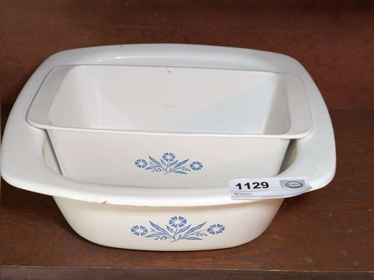 PAIR OF CORNINGWARE DISHES, SEE ALL PHOTOS FOR SIZES image