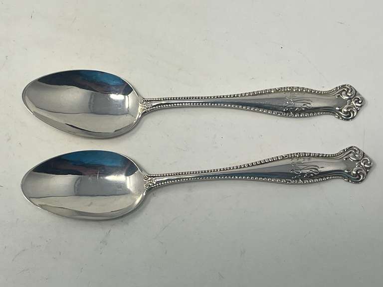 Towle sterling silver spoons, two pieces, 30.2 g, see pictures for details.