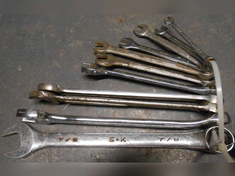 11 PC COMBO WRENCH SET 1/4" - 7/8" image
