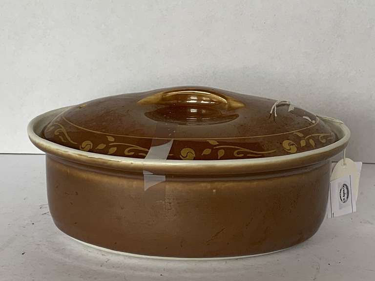 VINTAGE ROYAL ROCHESTER LUSTERWARE COVERED CASSEROLE 9" OVAL image