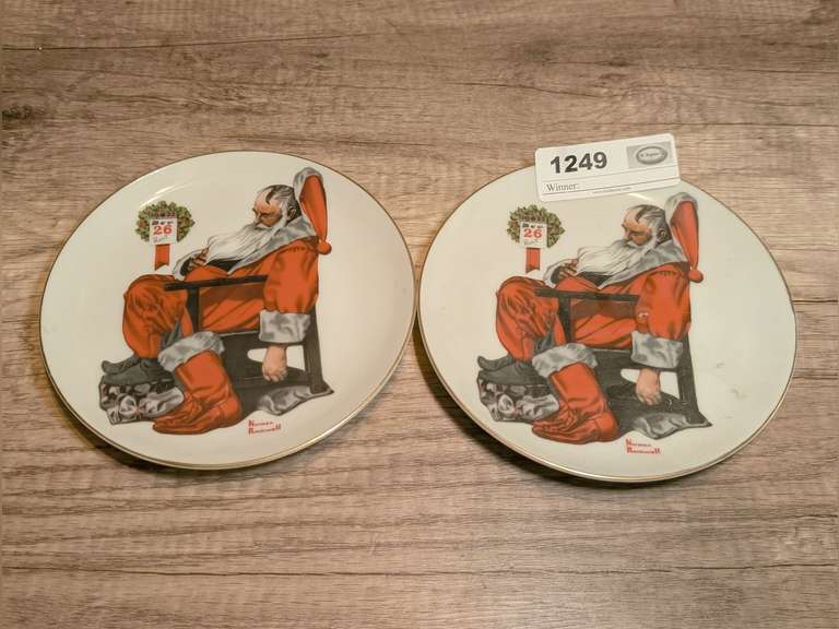 PAIR OF NORMAN ROCKWELL SANTA CLAUS THE DAY AFTER CHRISTMAS COLLECTOR PLATES image
