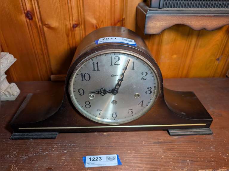 MID-CENTURY LINDEN WIND UP MANTLE CLOCK image