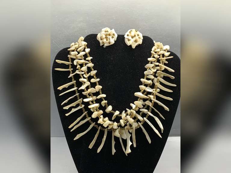 VINTAGE 4 STRAND HANDMADE MOTHER OF PEARL AND GLASS BEAD NECKLACE WITH MATCHING CLIP EARRINGS 13" LONG image