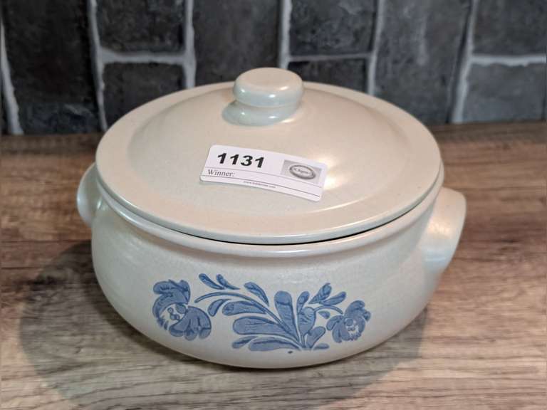 PFALTZGRAFF YORKTOWNE STONEWARE POTTERY CASSEROLE DISH WITH LID image