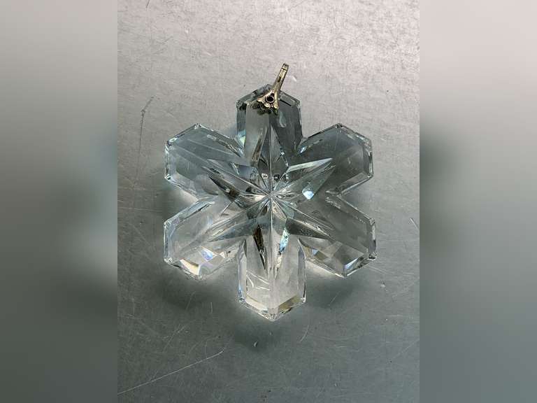 VINTAGE GORHAM LARGE CRYSTAL SNOWFLAKE PENDANT 2" image