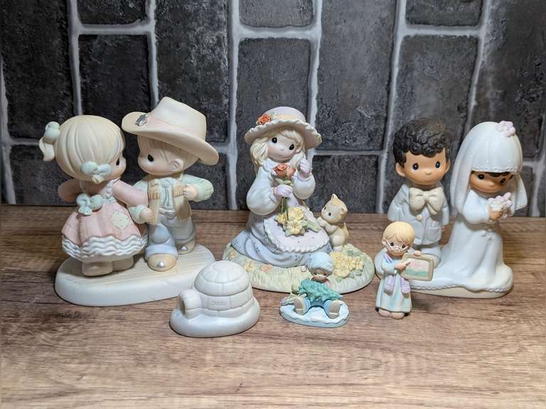 PRECIOUS MOMENTS FIGURINES image