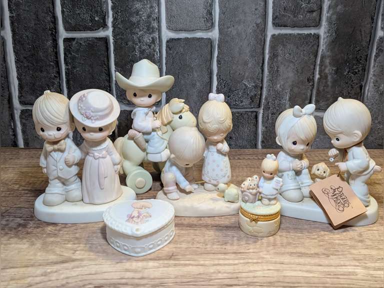 PRECIOUS MOMENTS FIGURINES image