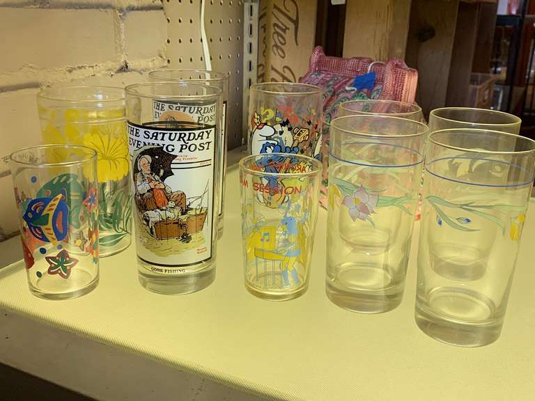 10 VINTAGE GLASSES (SEE PICS) image