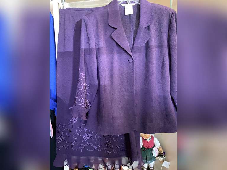 DARK PLUM DRESSY 2 PIECE SKIRT SUIT (SIZE 12) image