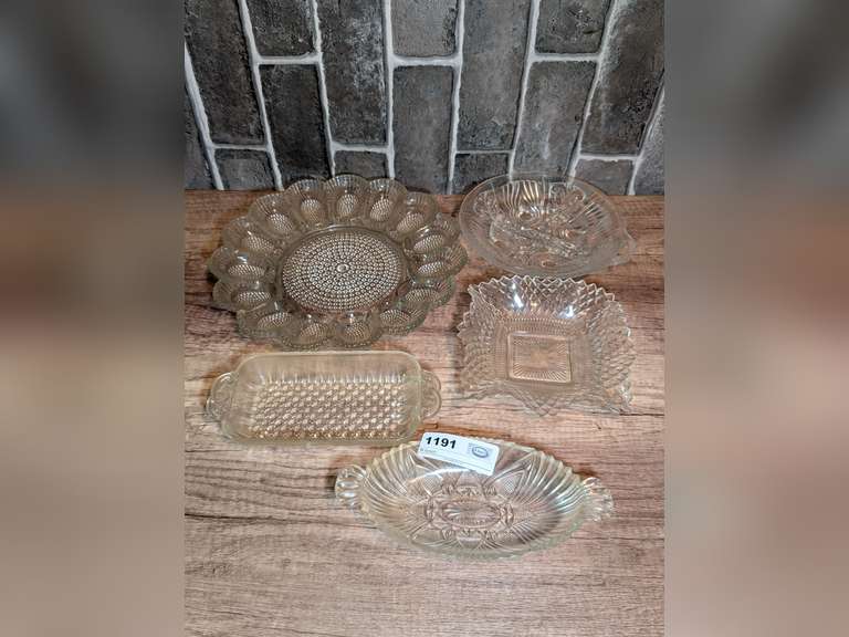 VINTAGE PRESSED GLASS SERVING PIECES INCLUDING VINTAGE INDIANA GLASS HOBNAIL DEVILED EGG PLATE image