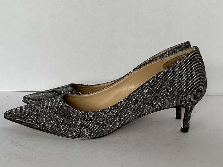 TALBOTS SILVER METALLIC HEELS SIZE 8 1/2 (GENTLY WORN) image