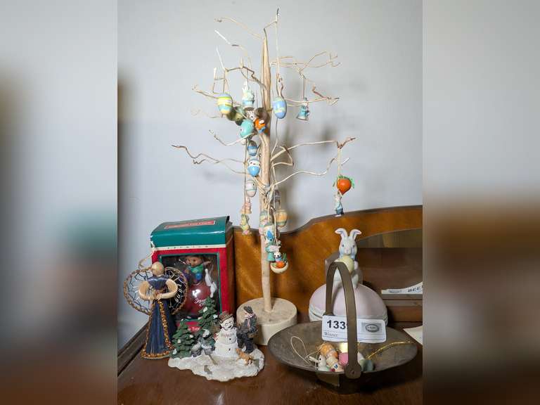 HOLIDAY DECORATIVE FIGURINES INCLUDING CHRISTMAS AND EASTER image