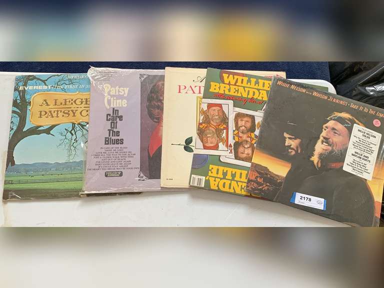 4 VINTAGE LPS (SEE PICS) image