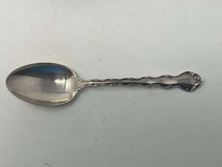 Reed & Barton Sterling silver serving spoon, 89.8 g, see pictures for details.