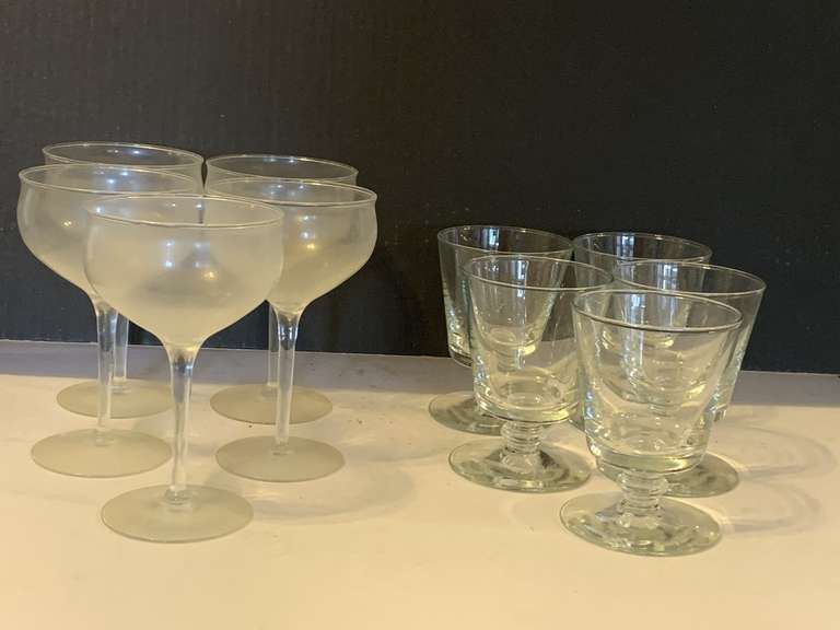 5 FROSTED HAND BLOWN MARTINI/CHAMPAGNE GLASSES 5 3/4" TALL & 5 CLEAR VINTAGE CORDIAL GLASSES 4 1/2" TALL image