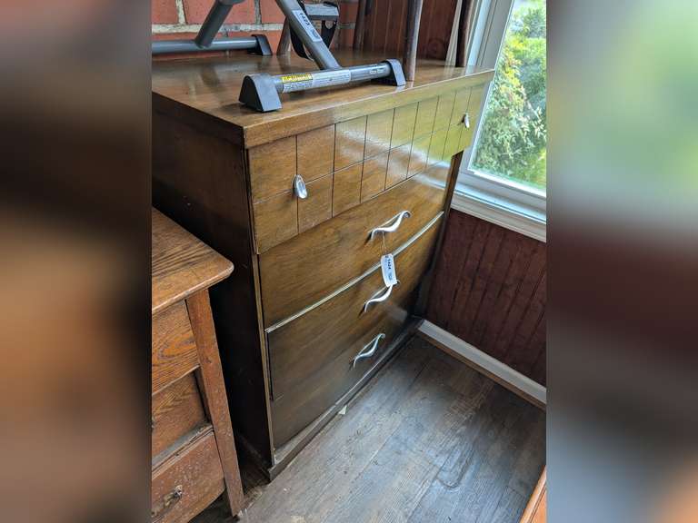 MID-CENTURY RETRO FOUR-DRAWER CHEST image