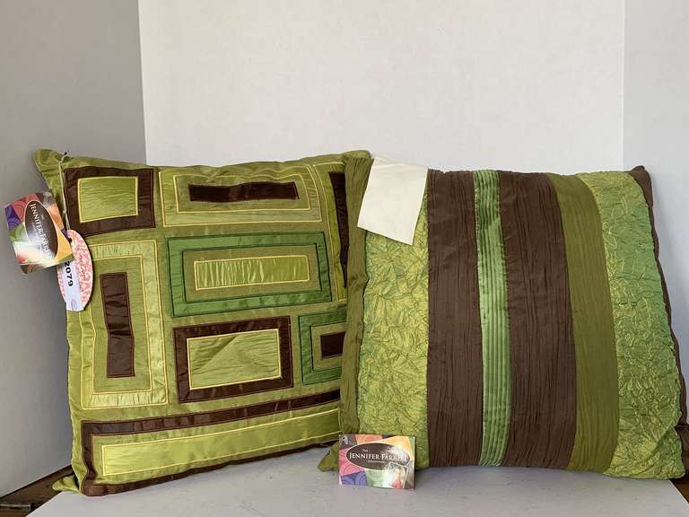 NEW PAIR GREEN/BROWN THROW PILLOWS 14X14 image