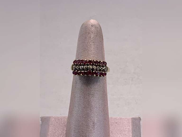 VINTAGE 10K GOLD 3 ROW BAND RING WITH RUBIES AND DIAMONDS SIZE 5 1/2 2.97 GRAMS image