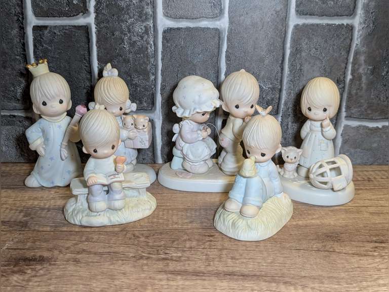 PRECIOUS MOMENTS FIGURINES image