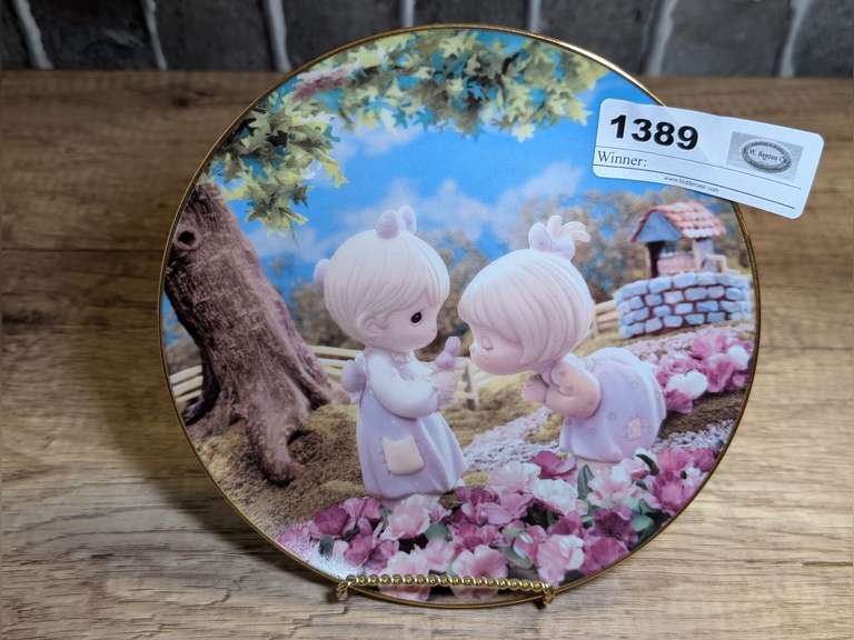 PRECIOUS MOMENTS NUMBERED COLLECTOR PLATE image