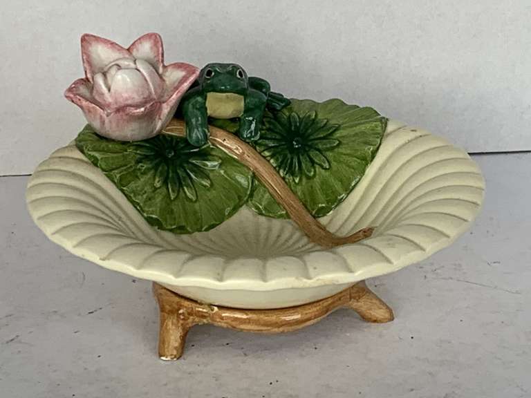FITZ & FLOYD FROG & LILY PAD FOOTED CANDY DISH 6" ROUND image
