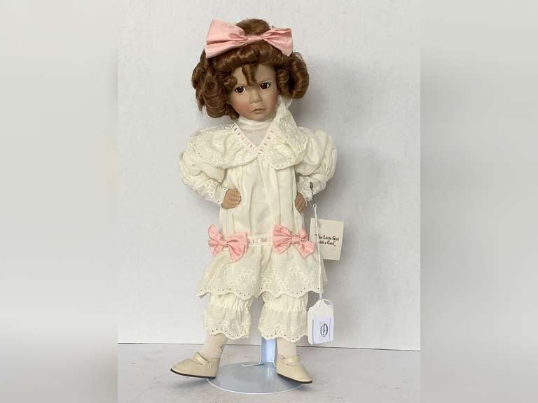 ORIGINAL DIANNA EFFNER "THE LITTLE GIRL WITH A CURL" PORCELAIN DOLL FROM THE MOTHER GOOSE COLLECTION 14" TALL image