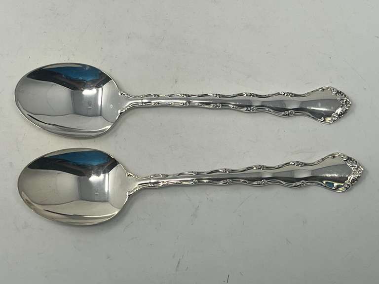 Reed & Barton soup spoons, two pieces, 90.5 g, see pictures for details.